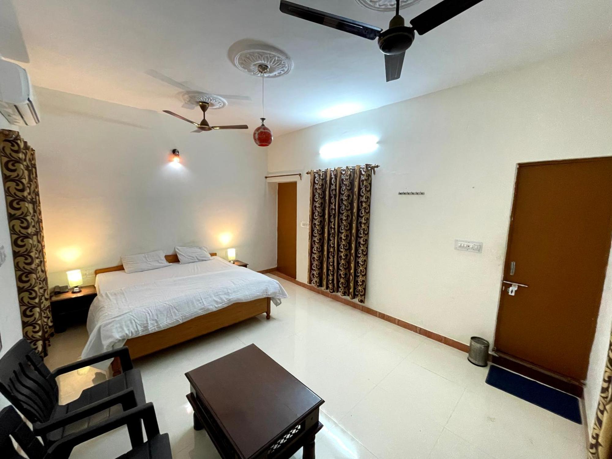 Poonam Palace Near By Airport Джодпур Екстериор снимка