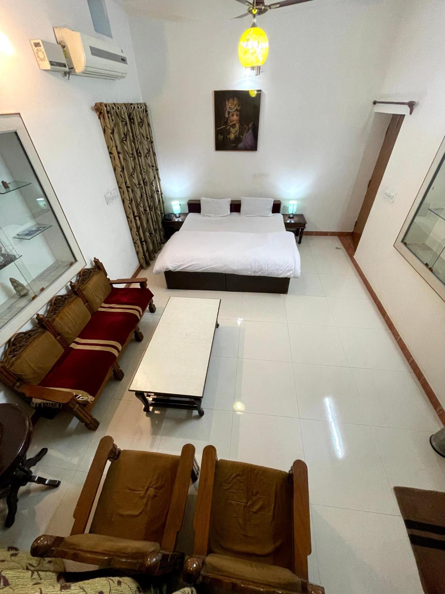 Poonam Palace Near By Airport Джодпур Екстериор снимка