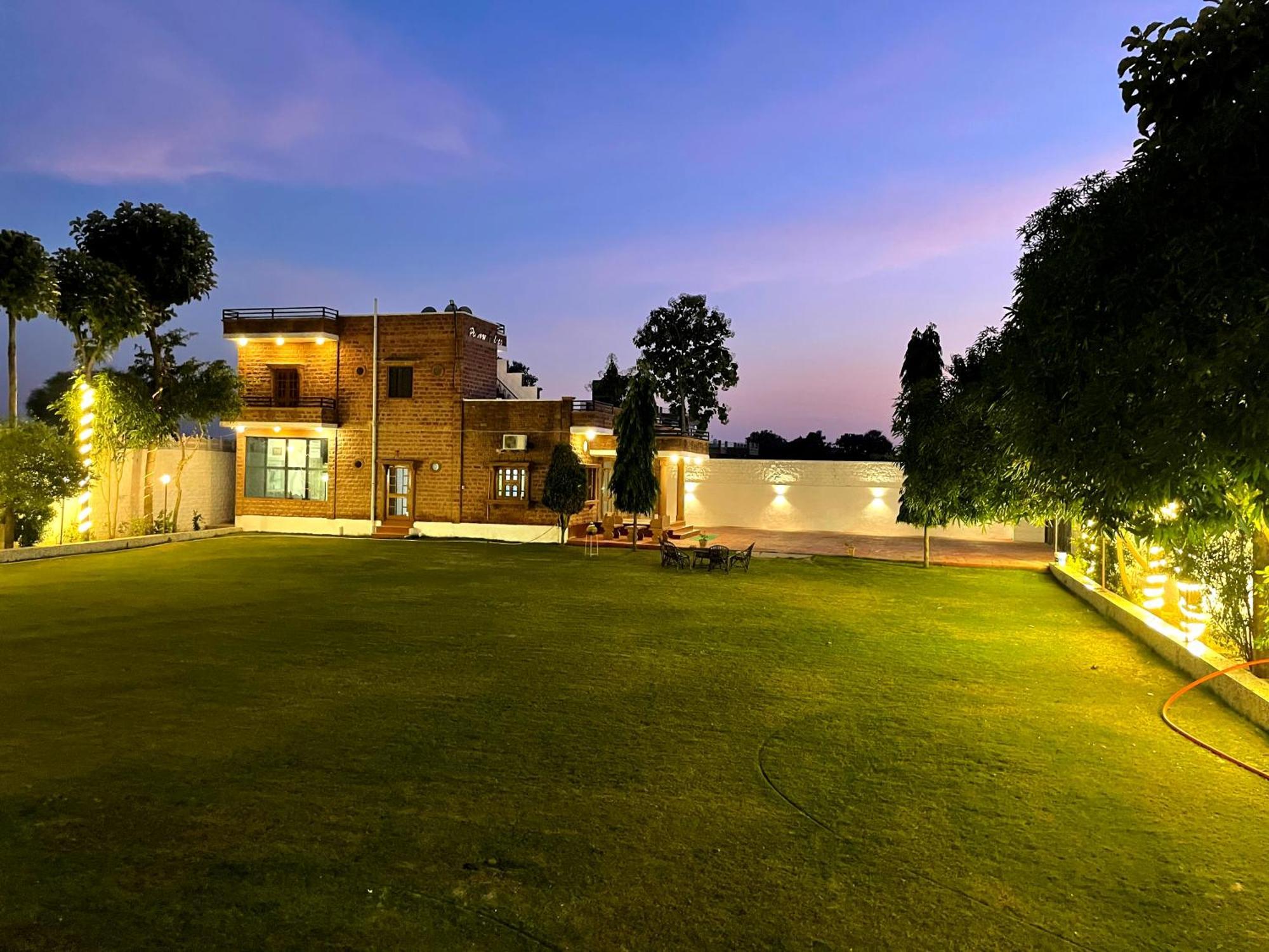Poonam Palace Near By Airport Джодпур Екстериор снимка